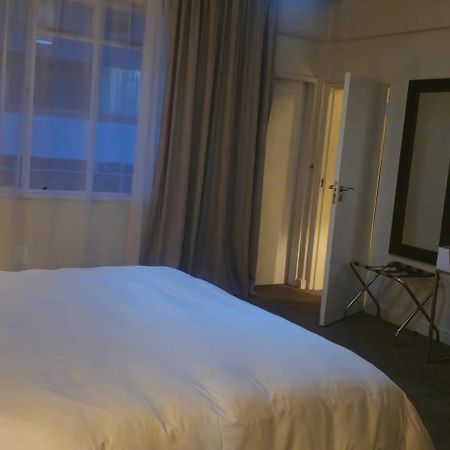 Ascot Hotel โจฮันเนสเบิร์ก ภายนอก รูปภาพ